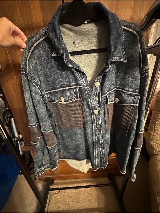 POL Jackets & Blazers - Acid-Wash Denim Button-Up Shirt Jacket in Dark Blue with Brown Paneling